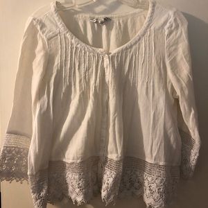 American Eagle 3/4 sleeve White Embroidered Blouse